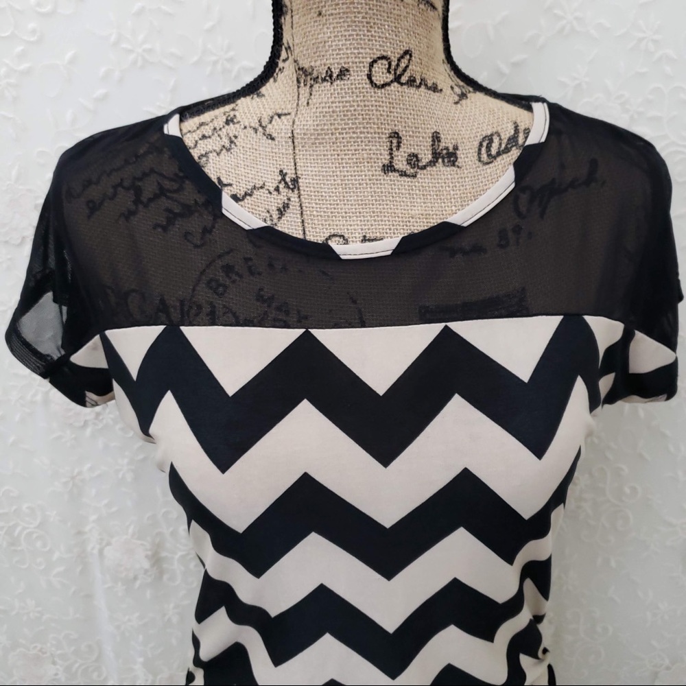 Ooh La La zig zag striped black and off white tee - Picture 2 of 7